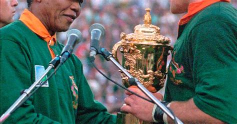 WATCH: How Nelson Mandela changed everything with a rugby jersey ...