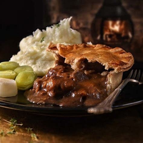 Steak and Ale Pie - Grumpy Pie Delight