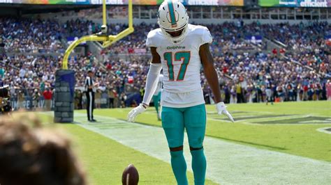 Jaylen Waddle touchdown dance, explained: How Dolphins WR's penguin celebration became a fun NFL ...