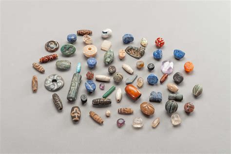 Lot 573 - SIXTY! INDUS VALLEY BEADS AND SEALS