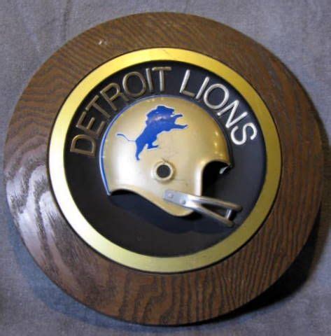 Lot Detail - VINTAGE DETROIT LIONS HELMET PLAQUE