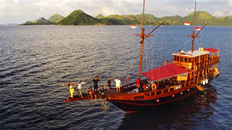 3 Day Join Trip Komodo Sail on Board: Dragon Islands Expedition and Snorkeling with Phinisi Boat