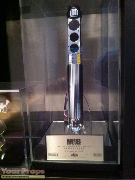 Men in Black II MIB 2 Neuralyzer replica movie prop