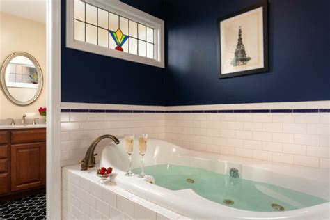 12 Romantic Philadelphia Hotels with Jacuzzi Tubs in room