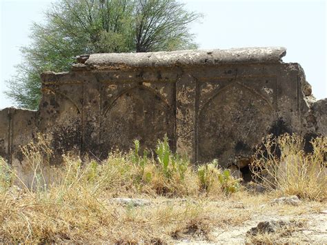 Sangni Fort: A remnant of the Mughal era | Mughal, Fort, Village