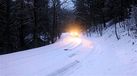 plowing snow Gatlinburg, TN - YouTube