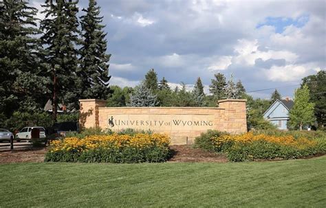 University of Wyoming Rankings, Campus Information and Costs | UniversityHQ