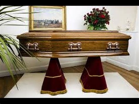 Very Funny" MAN IN A COFFIN PRANK "You Must See!!! - YouTube