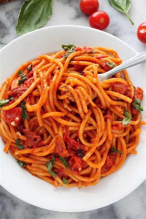 One Pan Tomato Basil Pasta - Baker by Nature