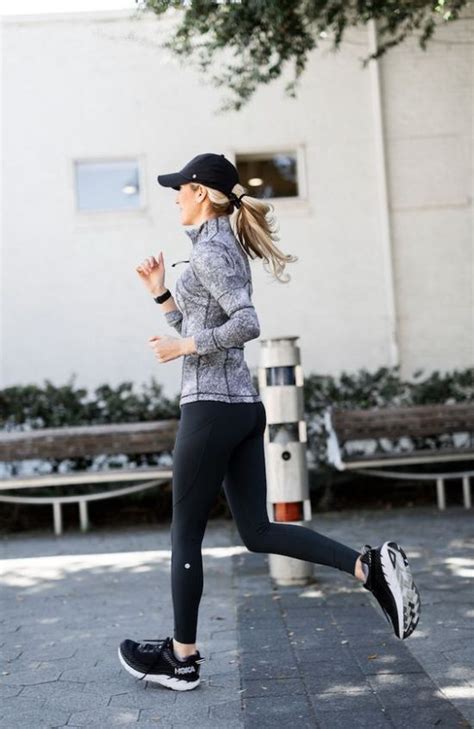 10 Running Outfits For Your Perfect Run - Society19 | Winter running outfit, Running clothes ...