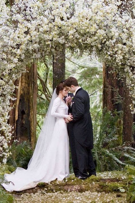 Pin de Twilight Saga en Bella ️ ️ Edward Cullen | Boda de película, Películas de boda, Boda de ...