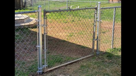 How to build a gate for chain link fence - Builders Villa