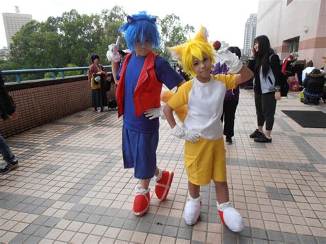 Sonic the hedgehog (cosplay) Sonic and Tails by bexard1992sonic on ...