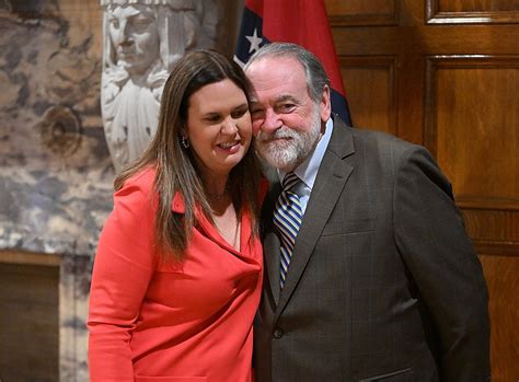 Sanders moves father’s portrait into governor’s conference room at ...