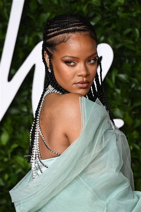 Rihanna – Fashion Awards 2019 Red Carpet in London • CelebMafia