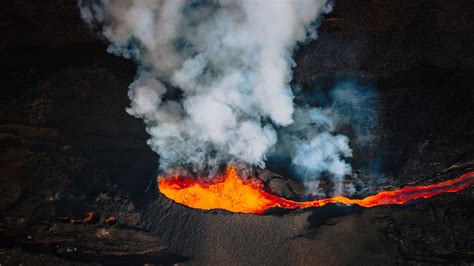 Mauna Loa eruption continues to ease | Popular Science