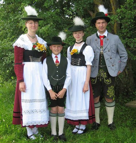 Gebirgstrachten | German traditional dress, Traditional german clothing, Traditional outfits