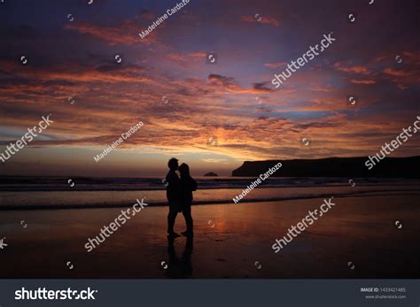 Romantic Couple Silhouette On Polzeath Beach Stock Photo 1433421485 ...