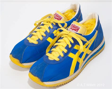 1970's Vintage Onitsuka Tiger Running Shoes 7.5 UCLA Blue