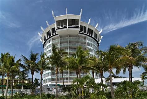 Spinners-Rooftop-Revolving-Bistro-Florida-AspirantSG | St. Pete Beach Today