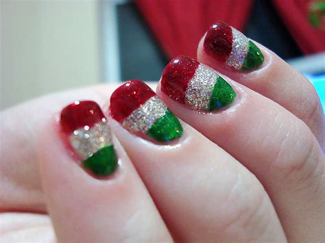 Mexican Flag Nails