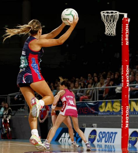 5 Netball Footwork Drills for Fast Improvement 🏐 | Netball, Netball quotes, Sport girl