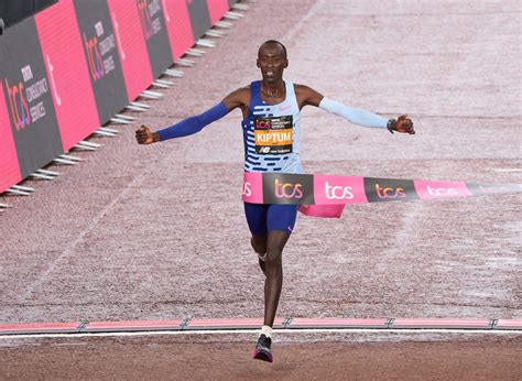 Kenya’s Kelvin Kiptum records second-fastest marathon of all time in London at 2:01:25 - The ...