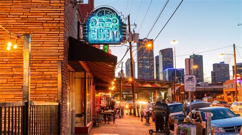 Deep Ellum turismo: Qué visitar en Deep Ellum, Dallas, 2023| Viaja con Expedia