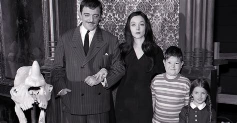 This 'Addams Family' Netflix Trailer Is Mysterious And Spooky (And Fake ...