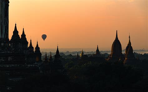 Sunrise in Bagan Wallpaper | Happywall