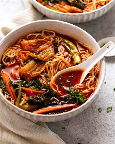 15 minute Spicy Korean Noodle Soup - www.dailyinfosolutions.com