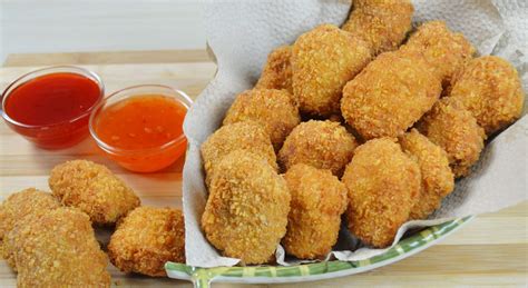 Homemade Chicken Nuggets - Yummy Kitchen