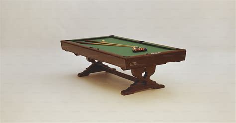 A pool table with a green cloth on it photo – Billiard Image on Unsplash