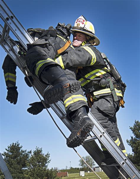 Grissom hosts firefighter rescue and survival course > Grissom Air Reserve Base > News