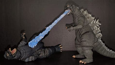 The Gryphon's Lair : NECA GODZILLA 1984 | Figure Review