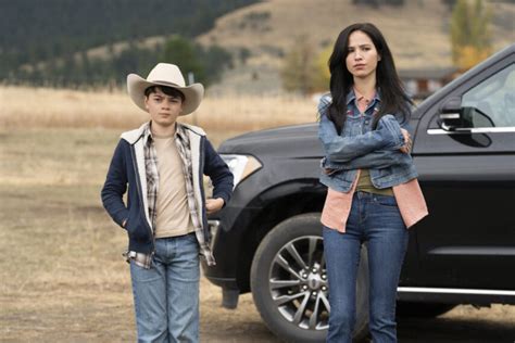 'Yellowstone': Kelsey Asbille Knows What Kayce Meant By 'I Saw the End ...