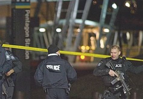 Gunman killed after shooting 2 Pentagon police - International news ...