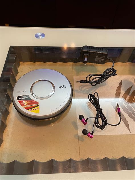 SONY D-EJ011 DISCMAN WALKMAN CD PLAYER 全正常, 其他, 其他 - Carousell