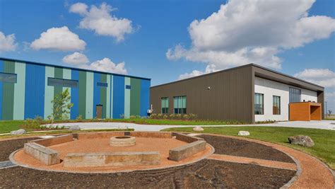 Seven Oaks School Division Learning and Service Centre | KGS Group