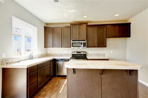 What Color Paint Goes With Dark Brown Cabinets | Homeminimalisite.com