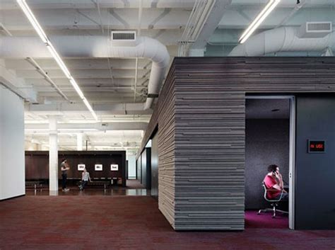 37signals' Downtown Chicago Office | Office design inspiration, Startup office, Commercial ...