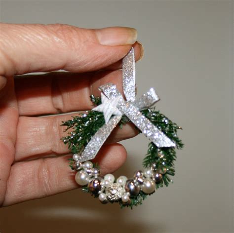 DOLLHOUSE MINIATURES christmas Wreath Decoration - Etsy