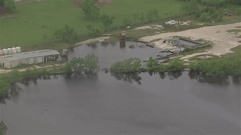 Daisetta, Texas sinkhole update | City officials say it's growing ...