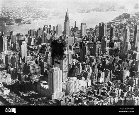 1920s new york skyscrapers Black and White Stock Photos & Images - Alamy