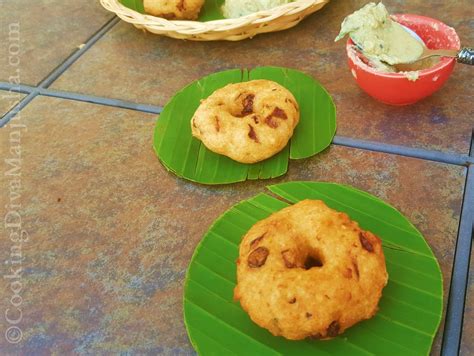 Uzhunnu Vada|Medu Vada Kerala style|Split black lentil fritters