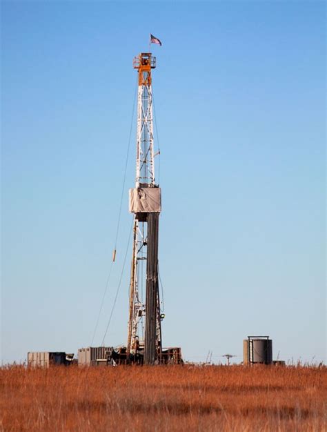 Equipment & Machinery | Oilfield, Drilling rig, Oil drilling