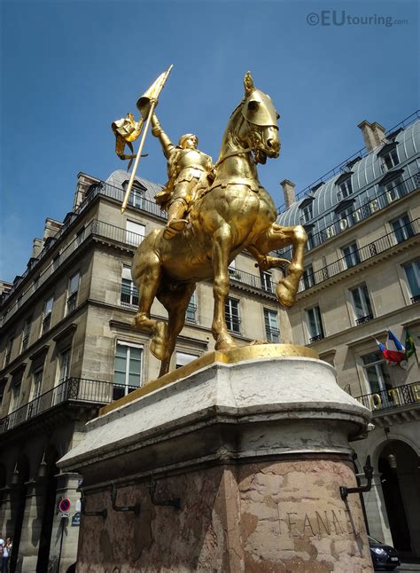 Photos of gilded equestrian statue of Joan of Arc in Paris - Page 355