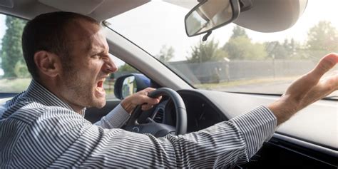 What is Aggressive Driving? All the Facts You Should Know - Smart Motorist