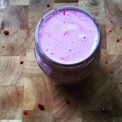 Raspberry Mango Delight Healthy Mummy Smoothie Recipe - Lose Baby Weight