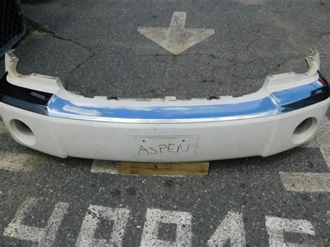 2008 2010 CHRYSLER ASPEN FRONT BUMPER OEM